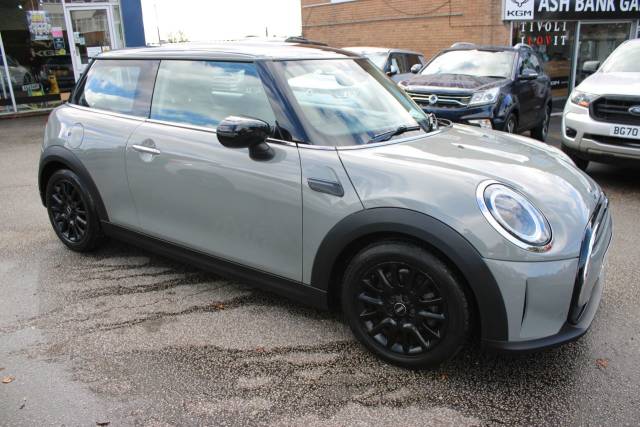 2022 Mini Hatchback 1.5 Cooper Classic Hatchback 3dr Petrol Manual Euro 6 (s/s) (136 ps)